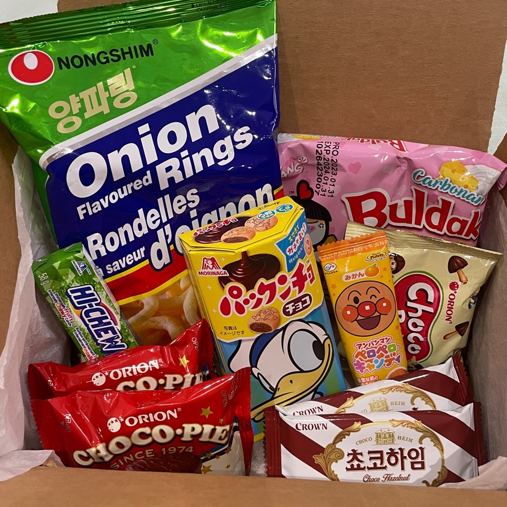 Korean / Japanese Snack Box